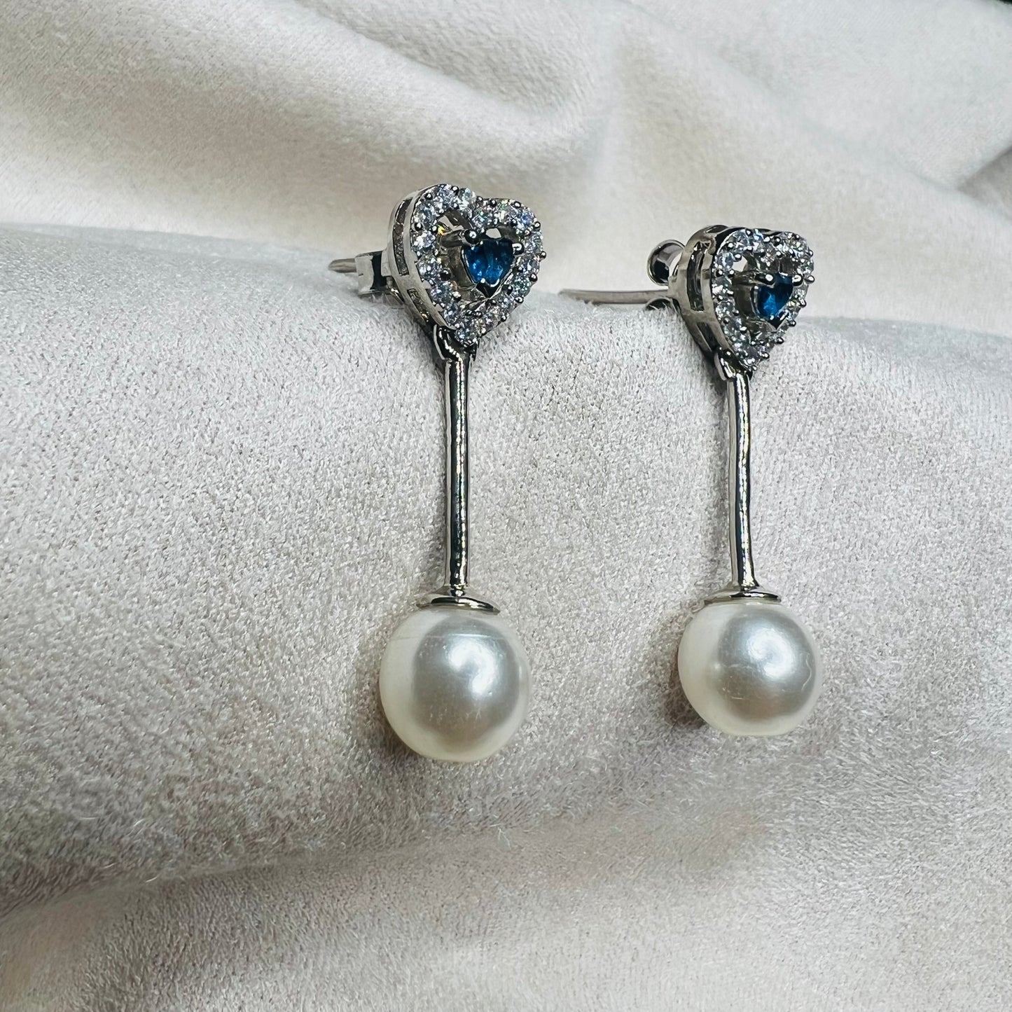 Heart Drop Pearl Earring