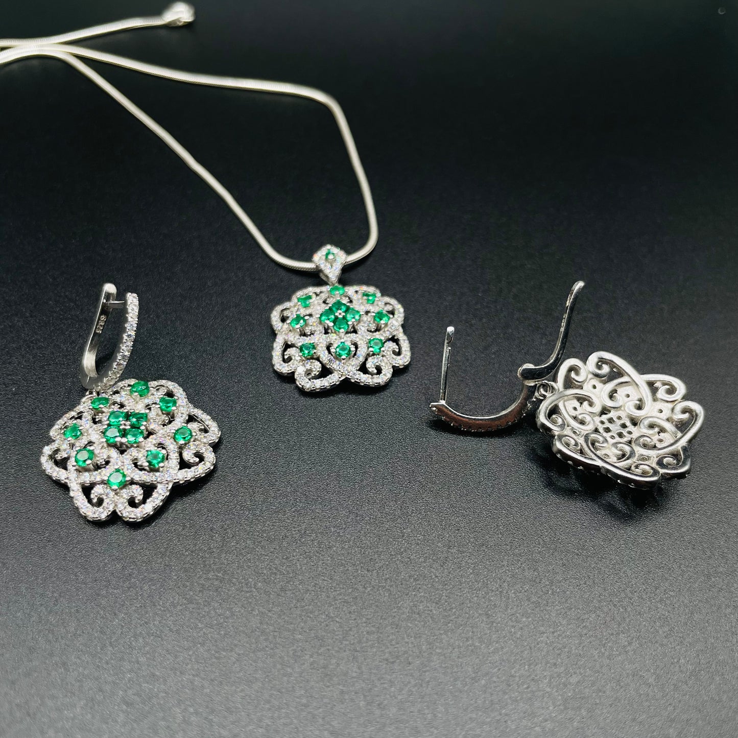 Green Galaxy Pendant Set