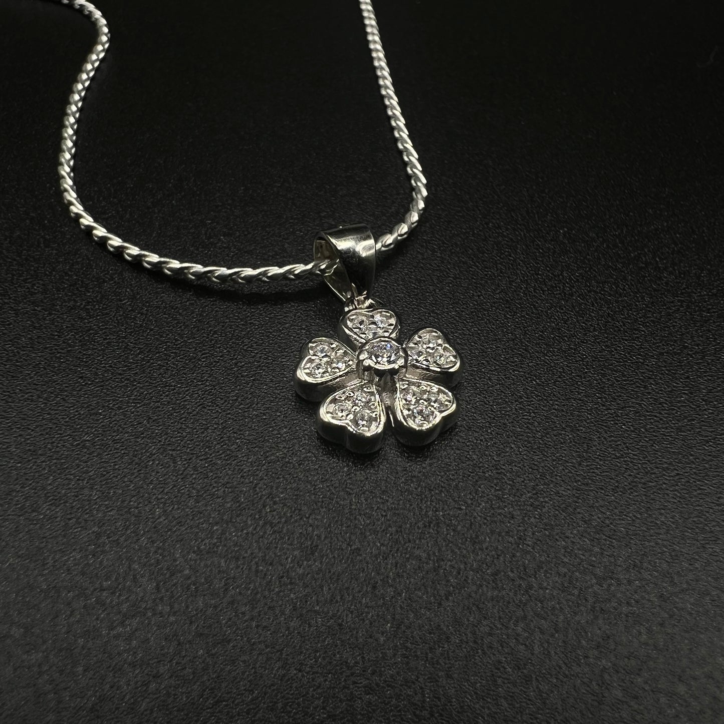 Daisy Pendant