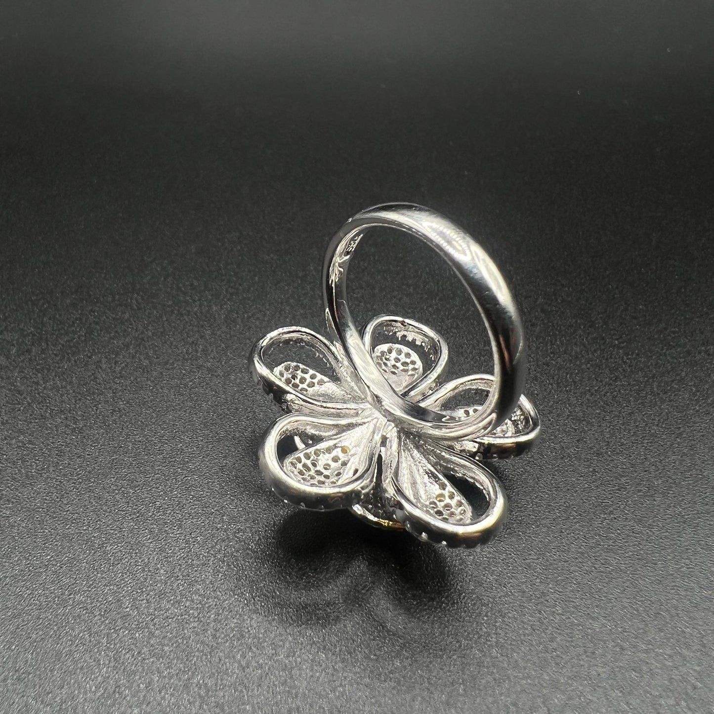 Round Flower Cocktail Ring